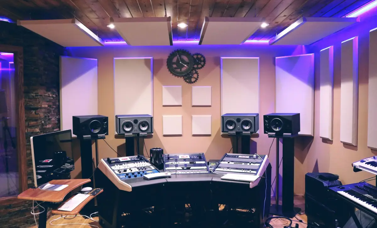 Panneau d'isolation acoustique